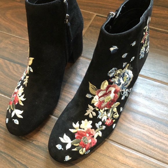 White House Black Market Suede Booties New! - Picture 2 of 5